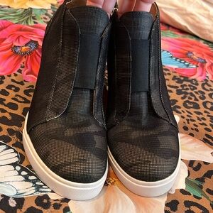 Linea Paolo Wedge Sneaker in Camo! Like New! Size 10.5